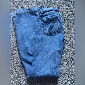 Size 24 7FAMK Dojo LIGHT WASH